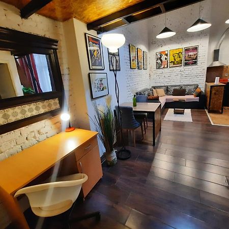 Appartamento Authentic Belgrade Centre - Split Level Loft With Patio In Courtyard Esterno foto