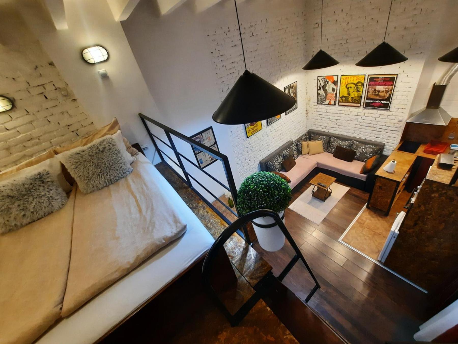 Appartamento Authentic Belgrade Centre - Split Level Loft With Patio In Courtyard Esterno foto