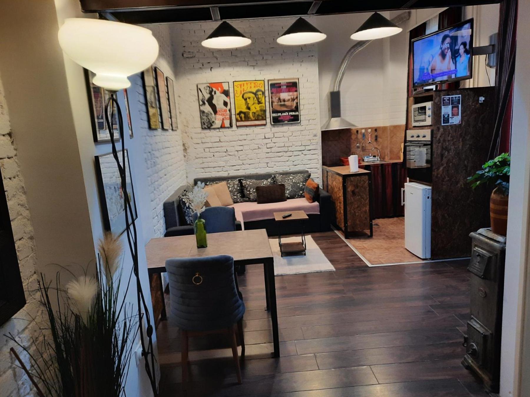 Appartamento Authentic Belgrade Centre - Split Level Loft With Patio In Courtyard Esterno foto
