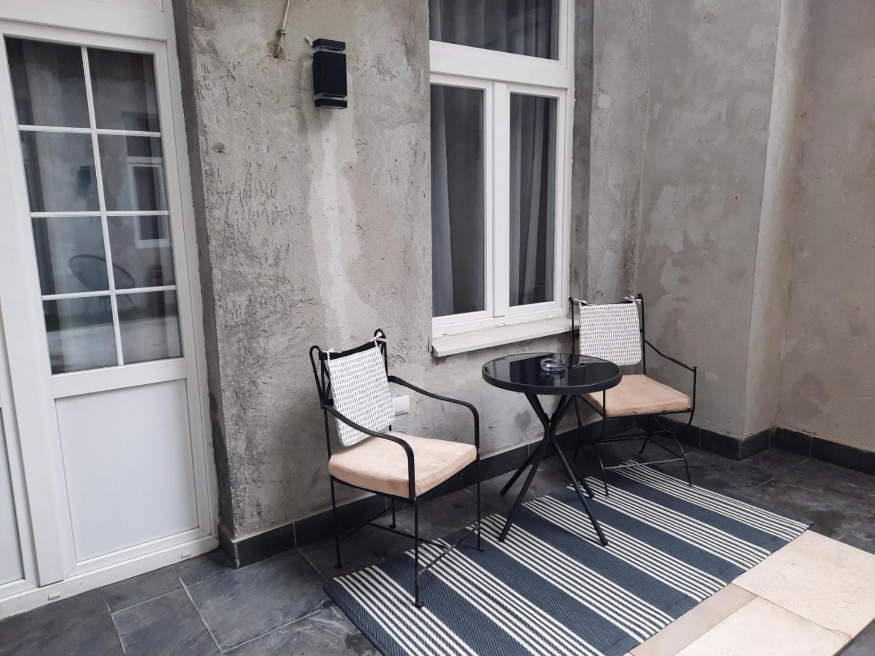 Appartamento Authentic Belgrade Centre - Split Level Loft With Patio In Courtyard Esterno foto