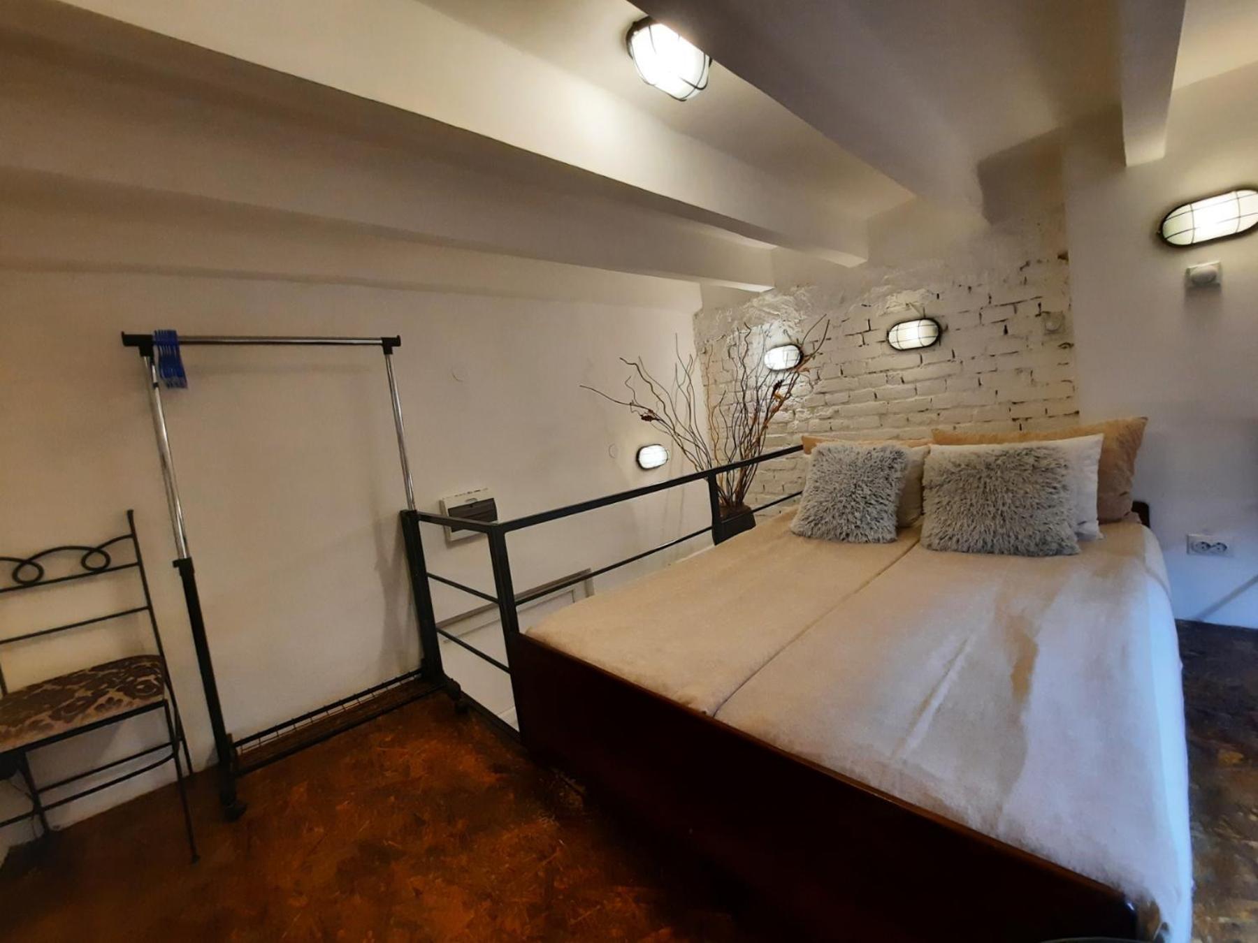 Appartamento Authentic Belgrade Centre - Split Level Loft With Patio In Courtyard Esterno foto