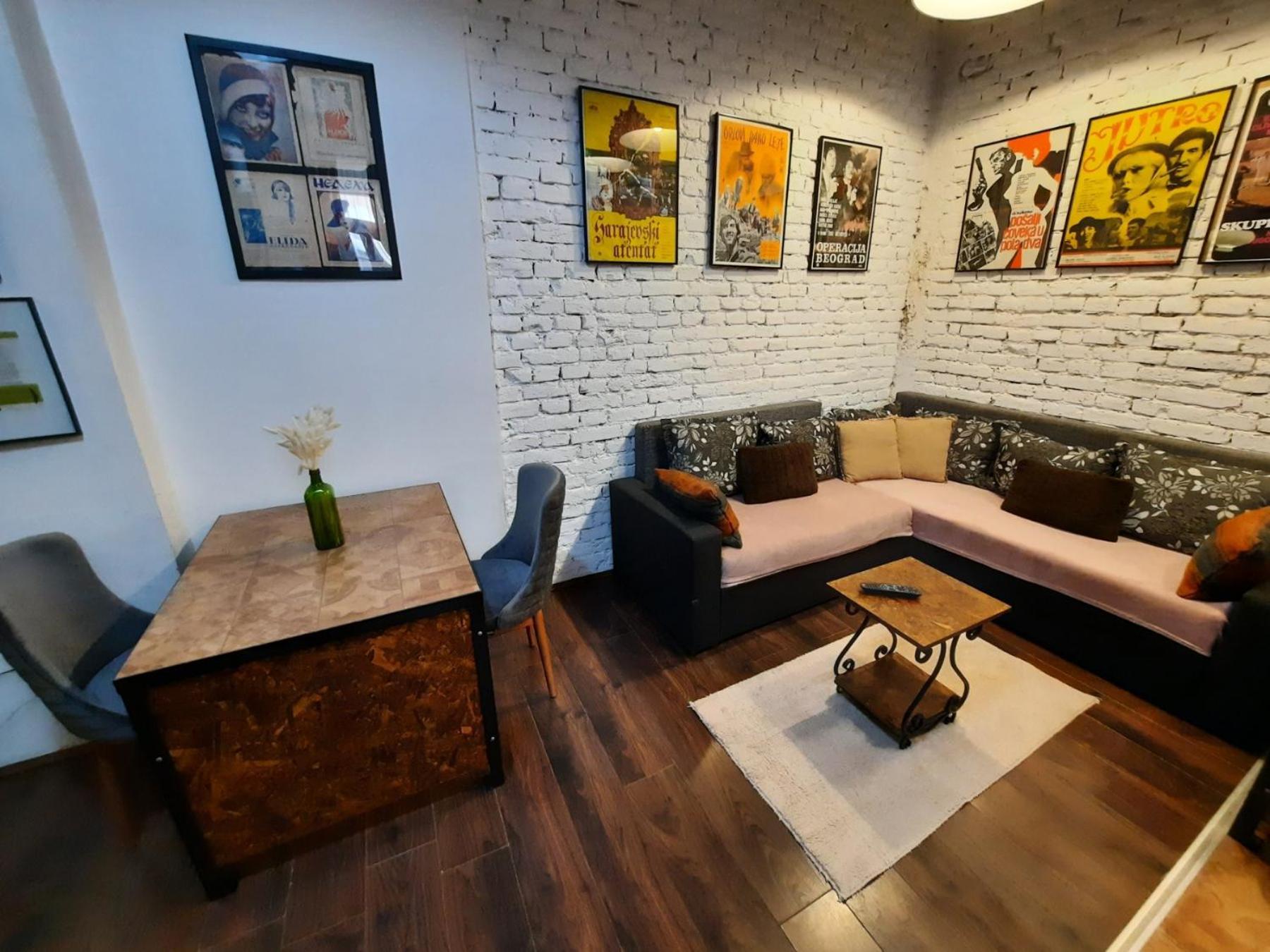 Appartamento Authentic Belgrade Centre - Split Level Loft With Patio In Courtyard Esterno foto